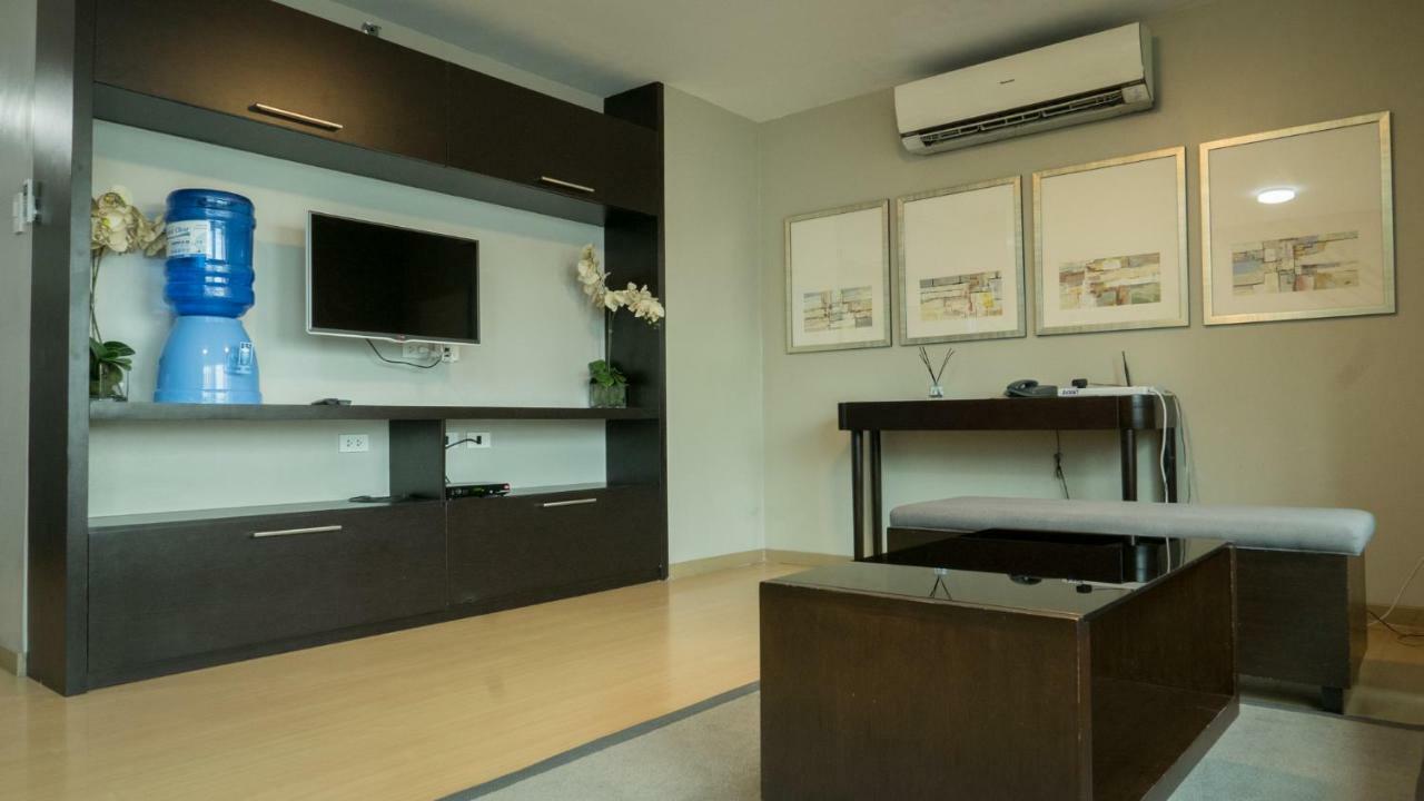 Avant Serviced Suites - Personal Concierge Manila Exterior photo